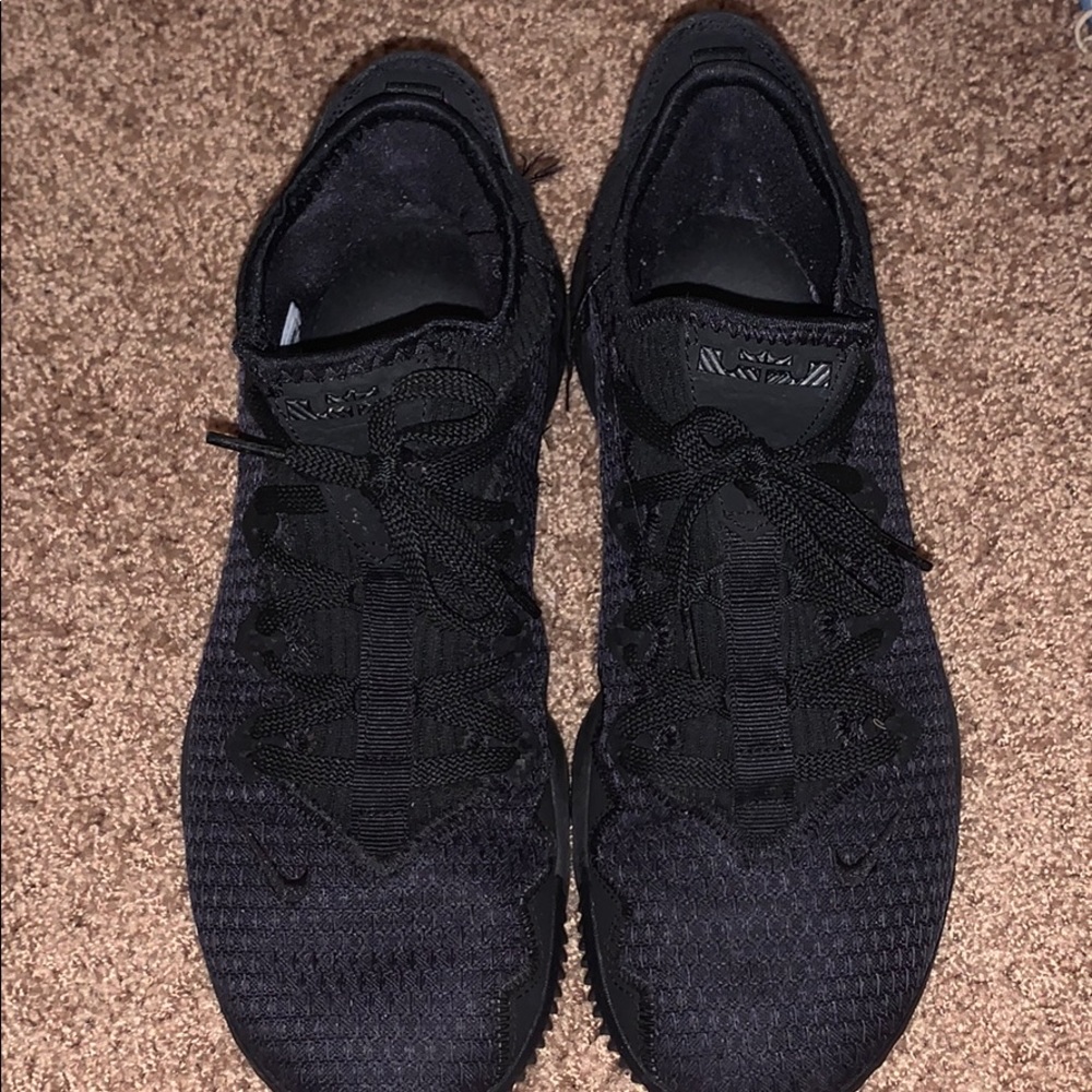 Lebron 16 basketball shoes